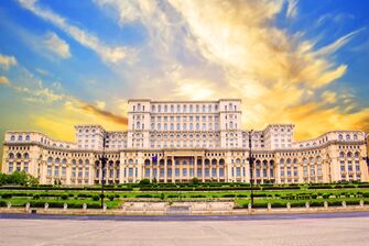 casa_poporului_Bukarest_Shutterstock_Lizenz_ueber_Karpaten_Turism (Vergrößerte Ansicht)